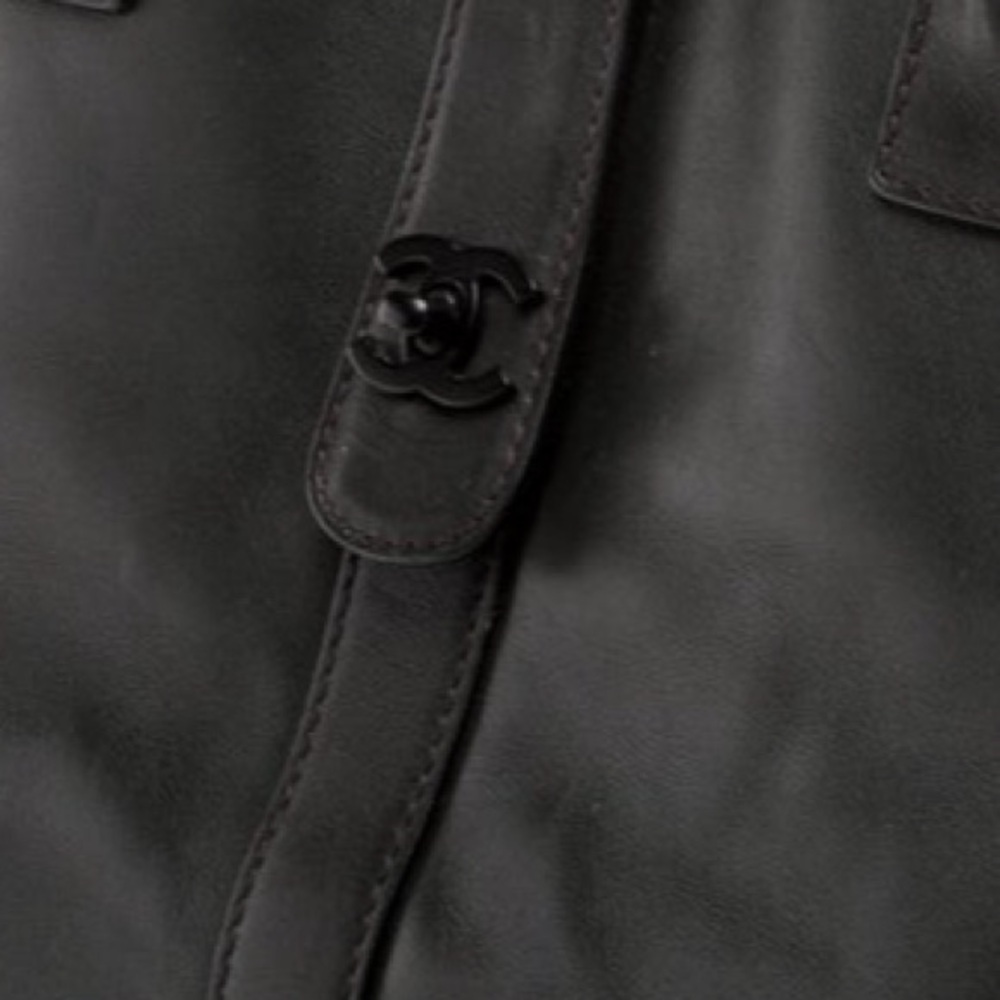 CHANEL Black Leather Top-Handle Tote - Picture 5 of 11